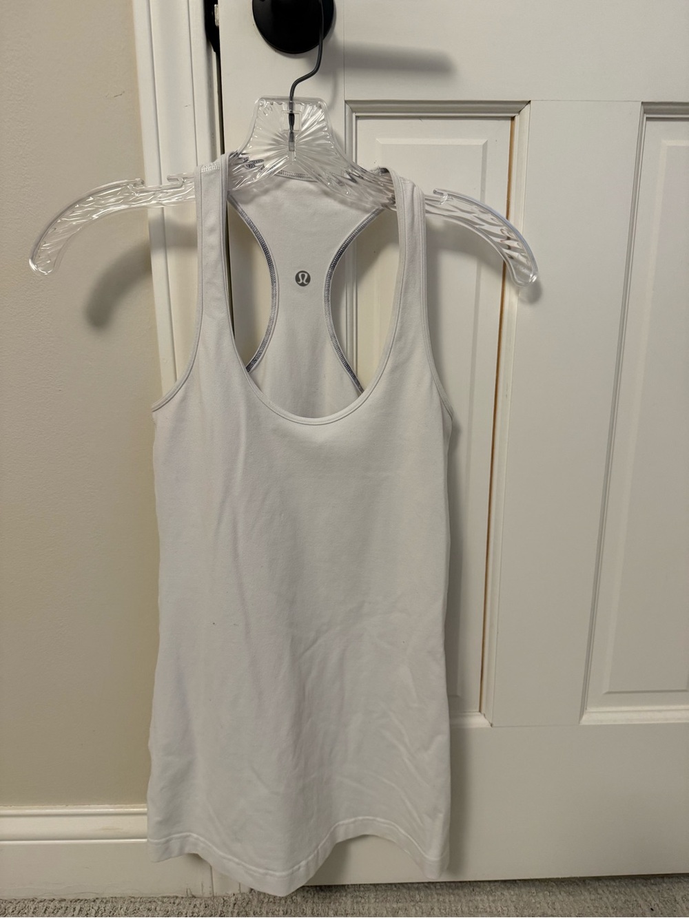 Lululemon White Cool Racerback Tank (Classic CRB) Size 4 - Hip Length - Picture 3 of 3